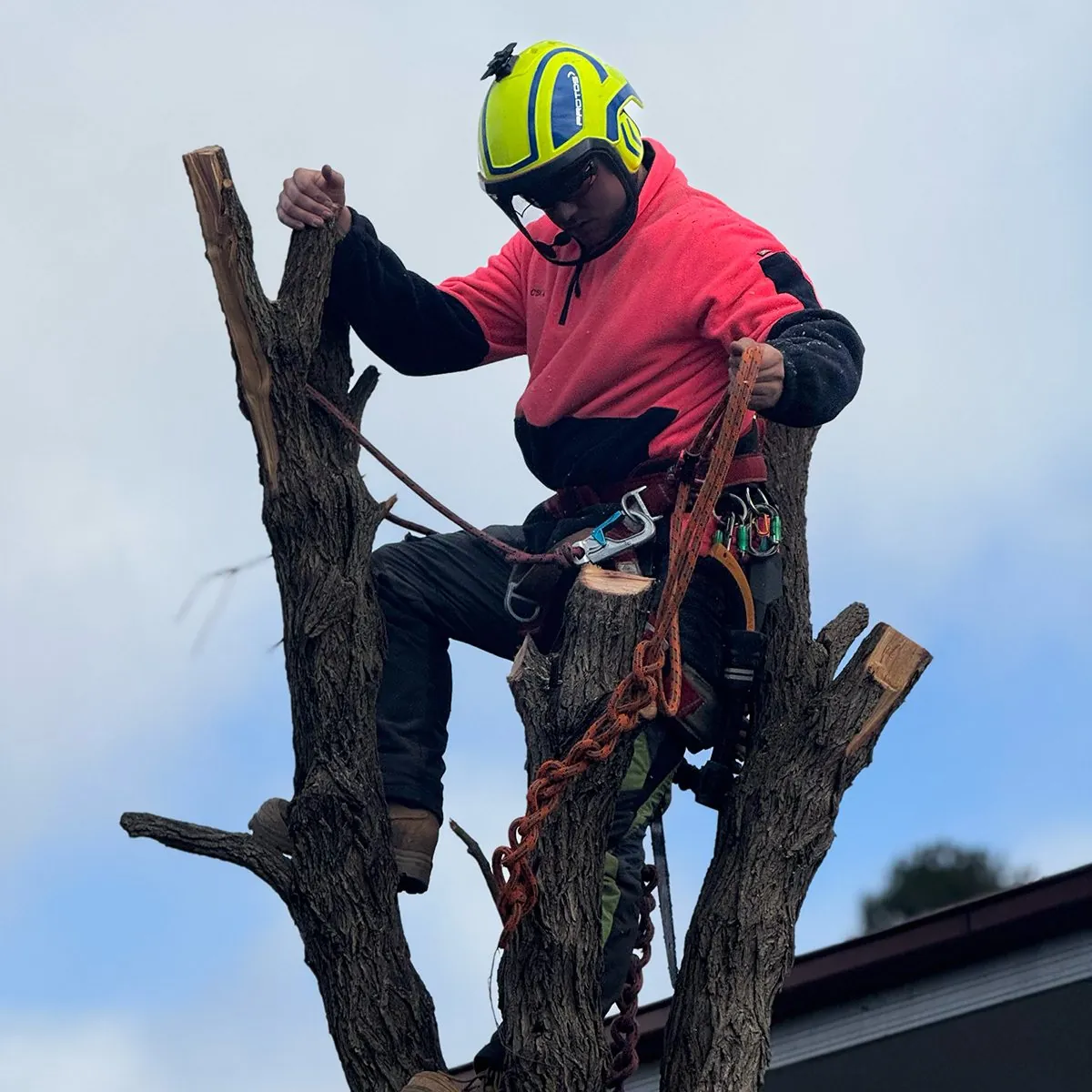 Climber cutting the spar down in rounds